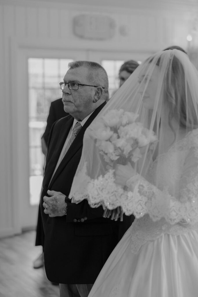 A vintage wedding ceremony in Oklahoma