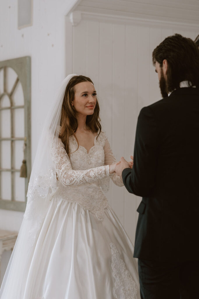 A vintage wedding ceremony in Oklahoma