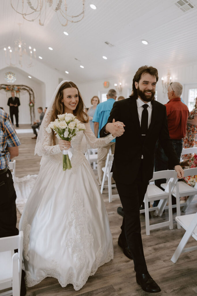 A vintage wedding ceremony in Oklahoma