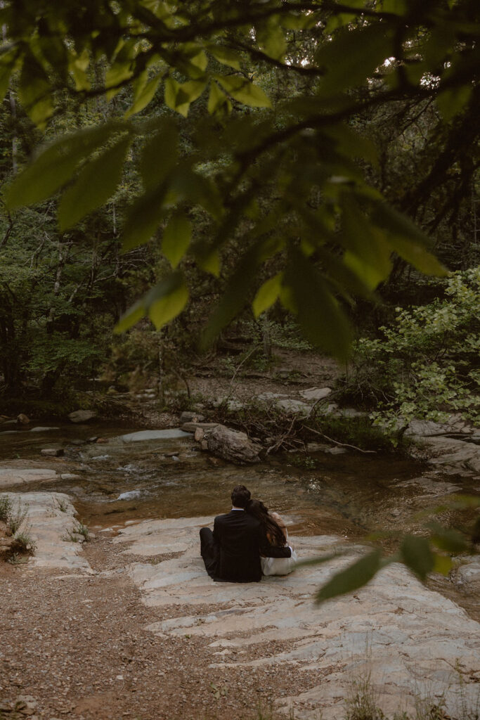 A couple chooses to Elope in Oklahoma in Broken Bow