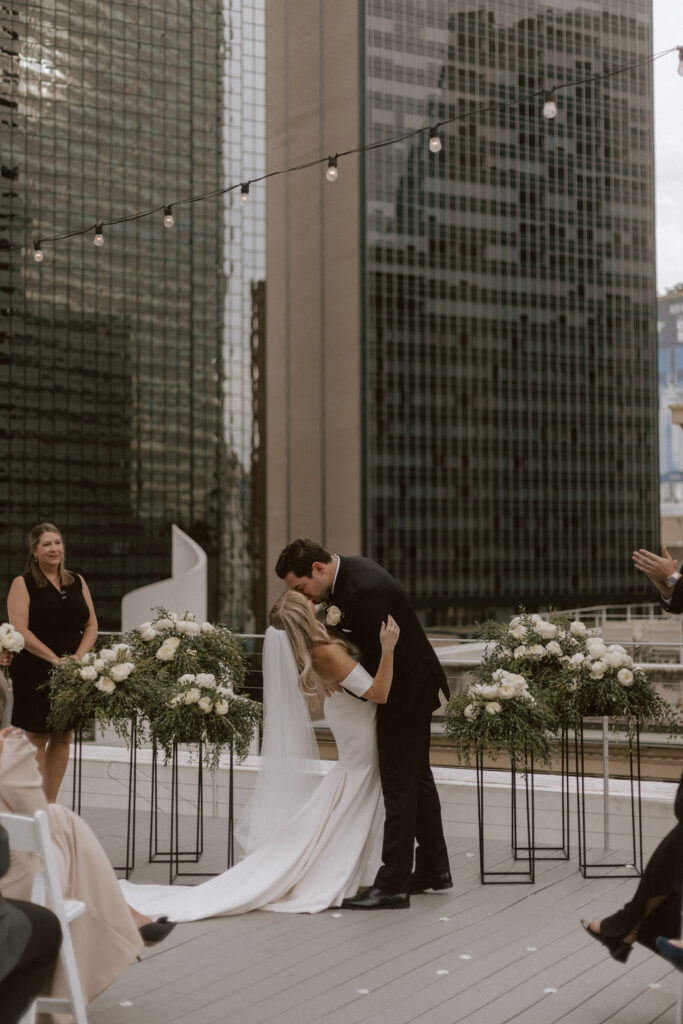 Dallas rooftop wedding ceremony at 400 North Ervay