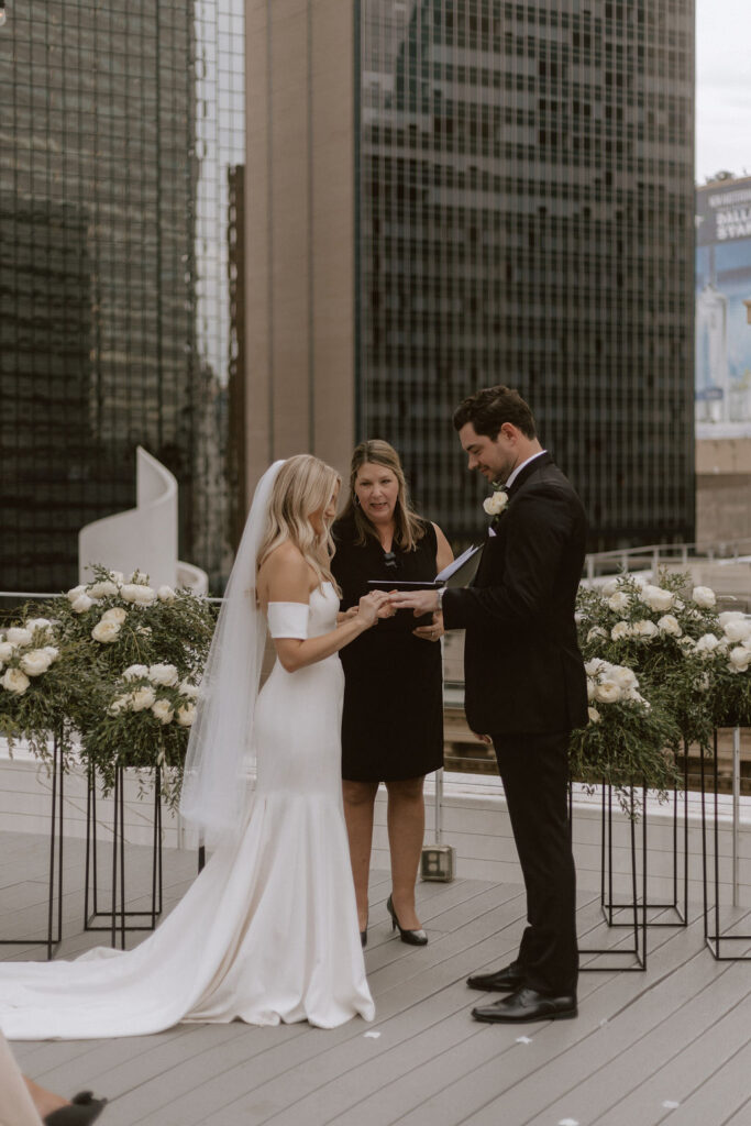 Dallas rooftop wedding ceremony at 400 North Ervay