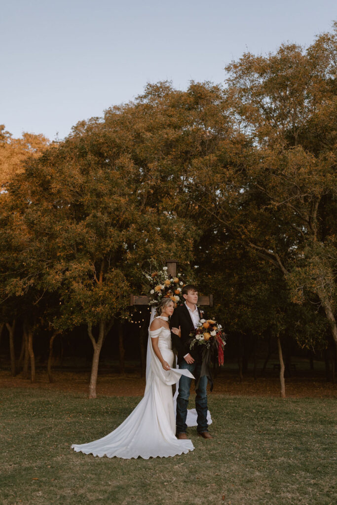 Bride and groom portraits for a fall wedding in Oklahoma