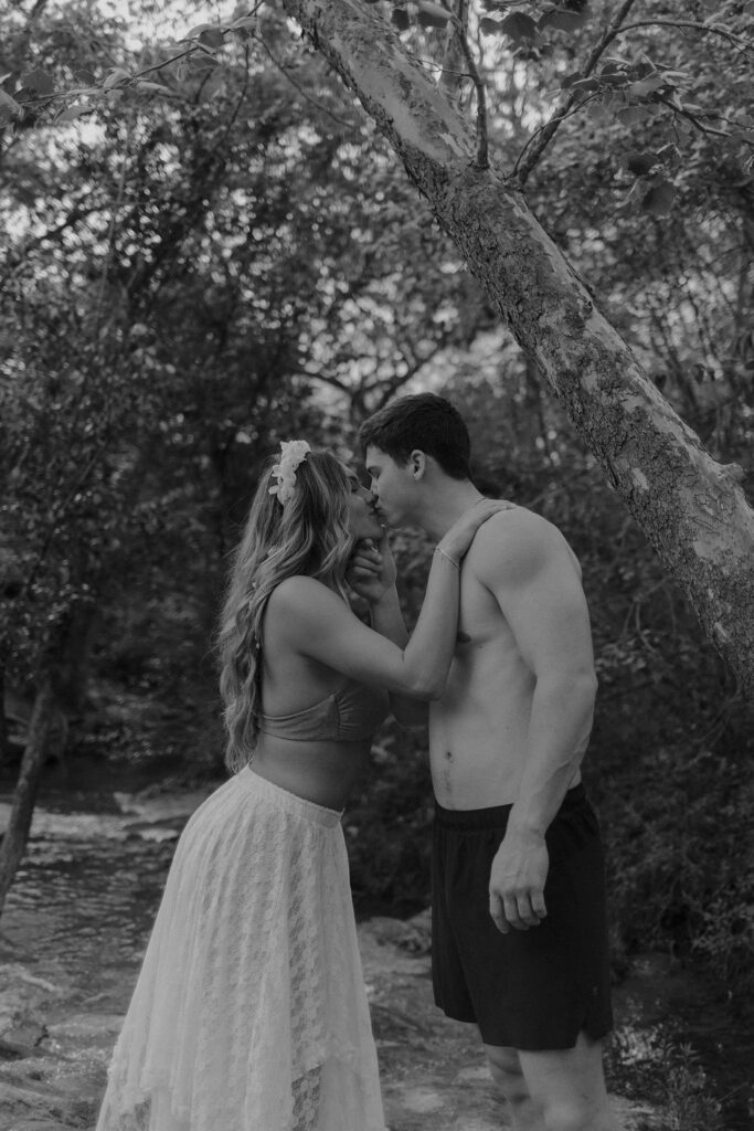 Oklahoma engagement photo location-Little Niagra in Sulphur