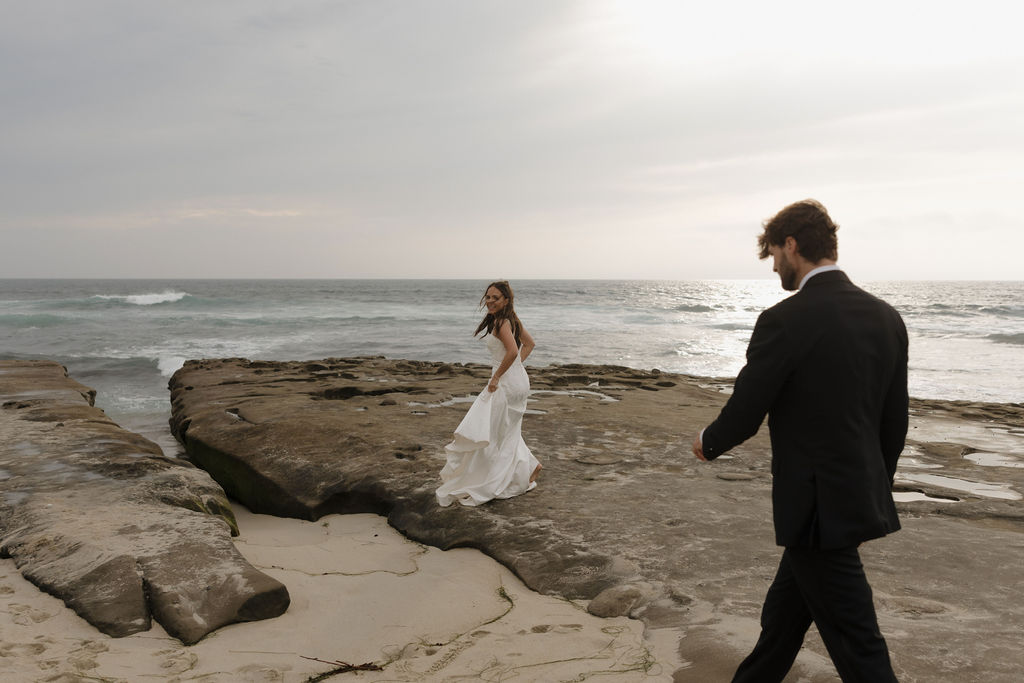 Documentary style wedding photography in California at Sunset Cliffs