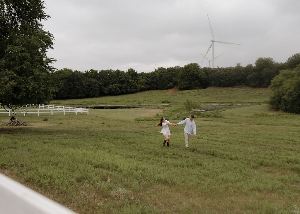 OKLAHOMA ENGAGEMENT PHOTOS ON A RANCH