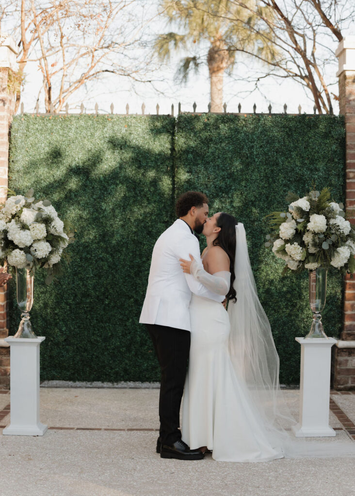 Charleston wedding ceremony at Gadsden House