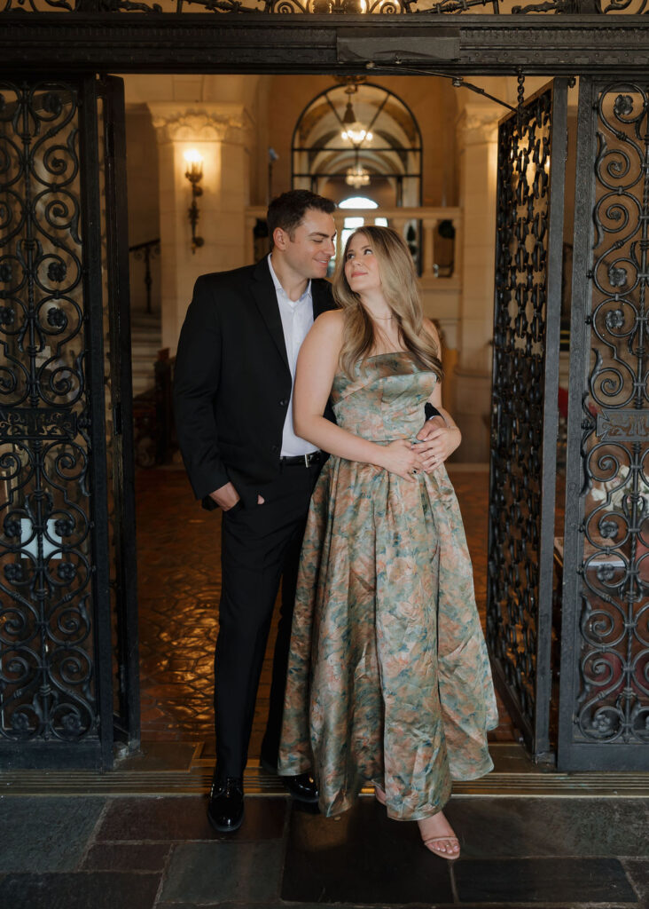 Elegant engagement photos in Oklahoma at Marland Mansion