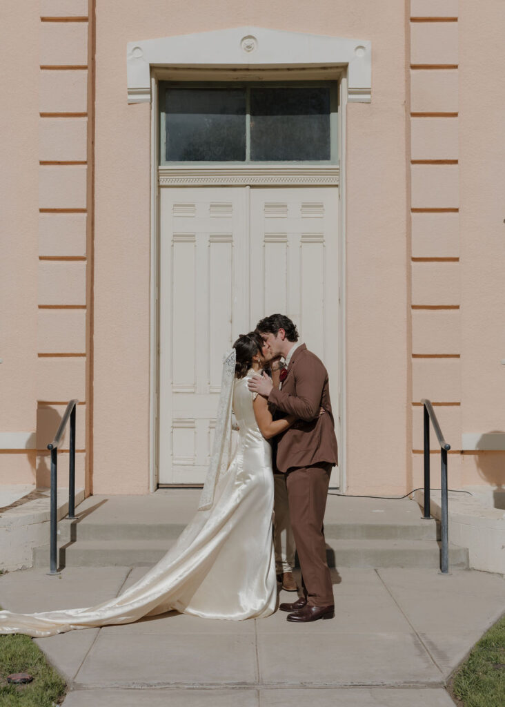 Texas micro wedding ceremony at Marfa Courthouse