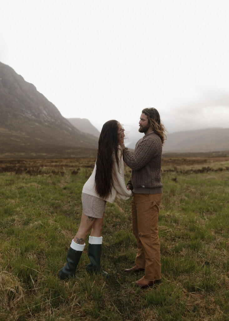 Photography of a romantic couple in the Scottish Highlands